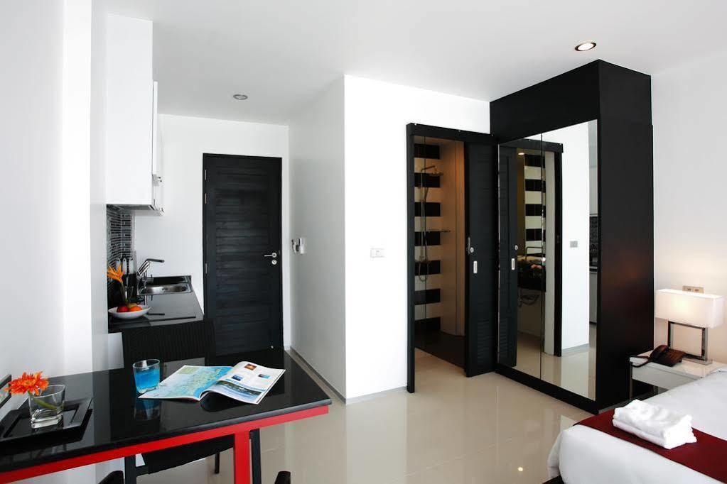 One World One Home Naiharn Hotel Rawai Екстер'єр фото